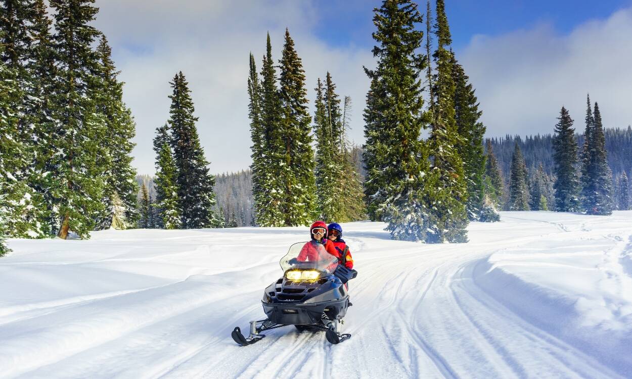 AVENTURA EM MOTO DE NEVE NO CERRO OTTO