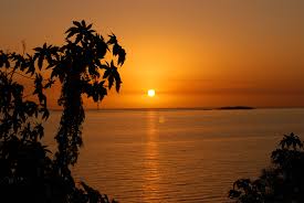 UM MARAVILHOSO POR DO SOL NO RIO DE LA PLATA